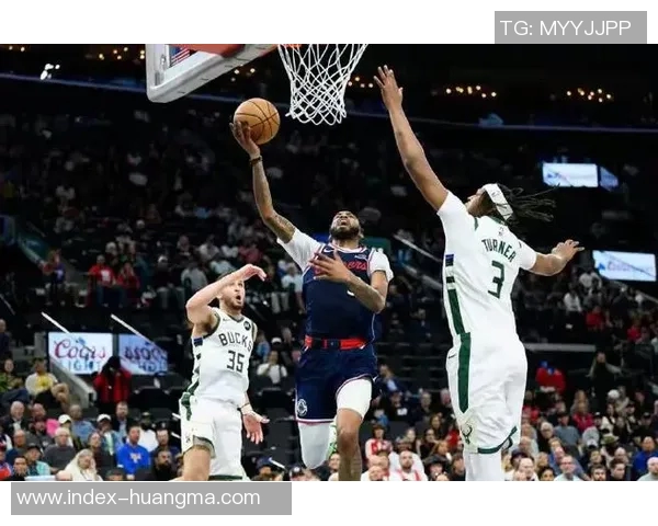 NBA快船与雄鹿精彩对决回放3月1日全场比赛精彩瞬间回顾